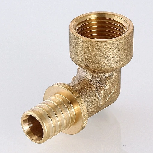 Уголок аксиальный переходной 16мм x ½"в Valtec VTm.452.G.001604