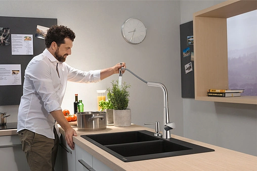 Смеситель для кухни с выдвижным изливом Hansgrohe Talis Select M51 300 2jet sBox хром 73867000