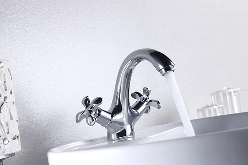 Смеситель для раковины Lemark Flora хром LM0106C