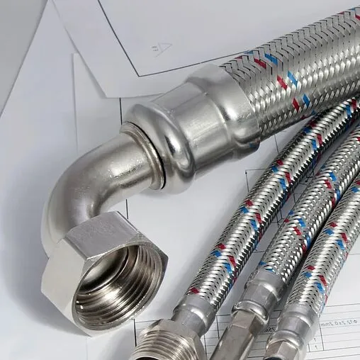 Соединительный шланг угловой Monoflex ГИГАНТ CODO SS 32мм 0.6м x 1&quot;в x 1&quot;н Н01404