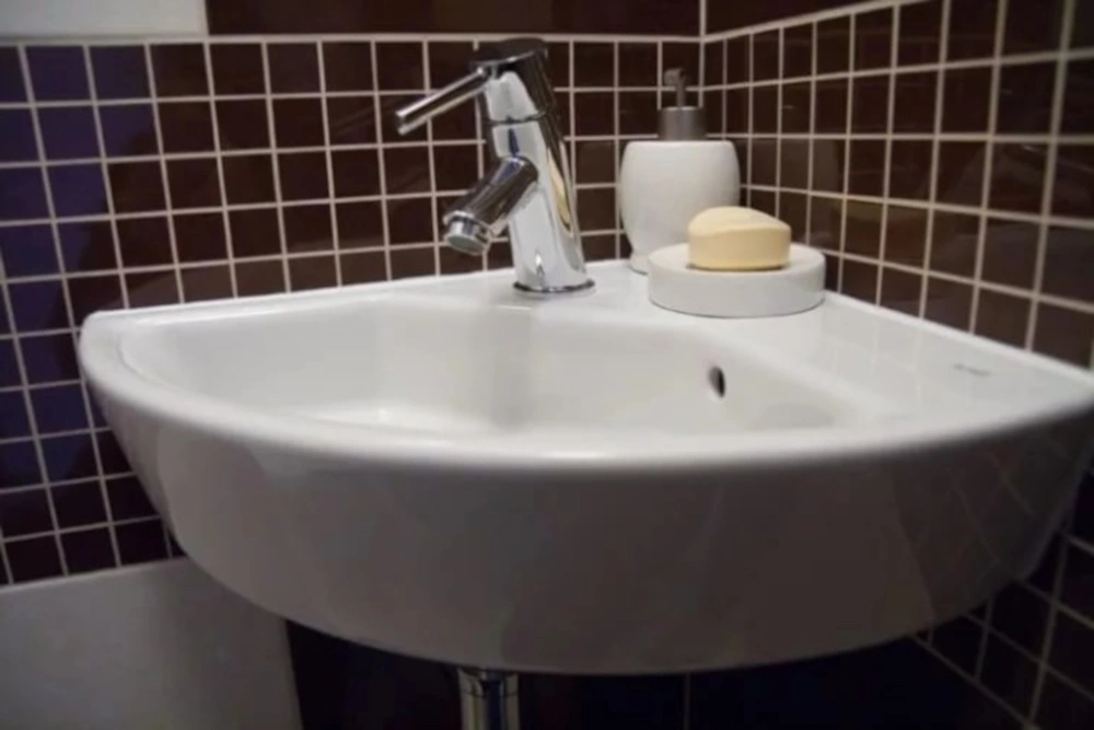 Раковина Roca Hall 43 R белый 327622000