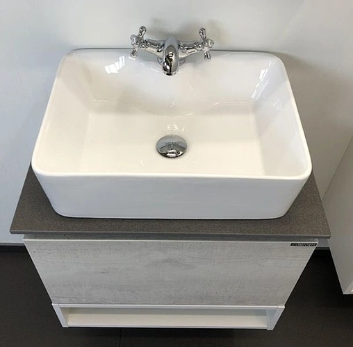 Тумба-умывальник подвесная Comforty Прага 60 дуб белый/антрацит 00-00003478CF