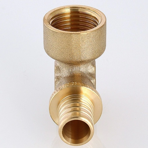 Уголок аксиальный переходной 16мм x ½"в Valtec VTm.452.G.001604