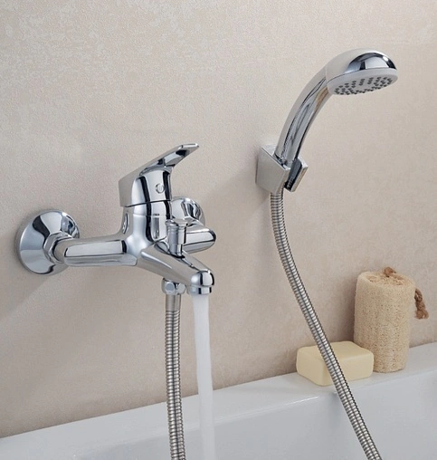 Смеситель для ванны Rossinka хром D40-31