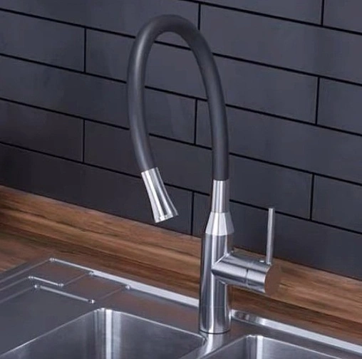 Смеситель для кухни с гибким изливом Omoikiri Yatomi-BN-BL нержавеющая сталь/чёрный 4994247