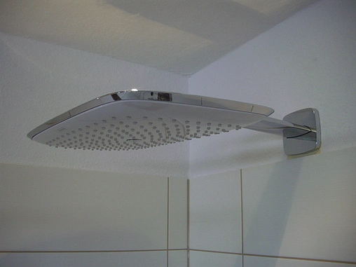 Лейка верхнего душа с настенным креплением Hansgrohe PuraVida 400 1jet белый/хром 27437400