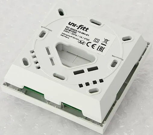 Проводной комнатный терморегулятор НЗ 230В Uni-fitt белый 340M1000