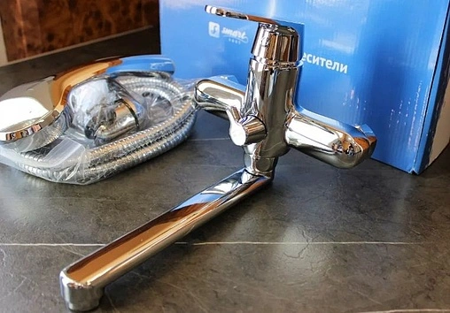 Смеситель для ванны с длинным изливом SMARTsant Флай хром SM213512AA