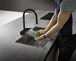 Смеситель для кухни с выдвижным изливом Hansgrohe Aquno Select M81 170 3jet чёрный матовый 73837670 Смеситель для кухни с выдвижным изливом Hansgrohe Aquno Select M81 170 3jet чёрный матовый 73837670, 3