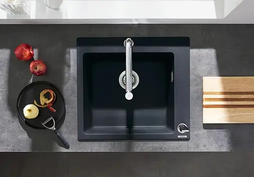 Мойка кухонная с встроенным смесителем Hansgrohe C51-F450-06 56x51 черный 43217000