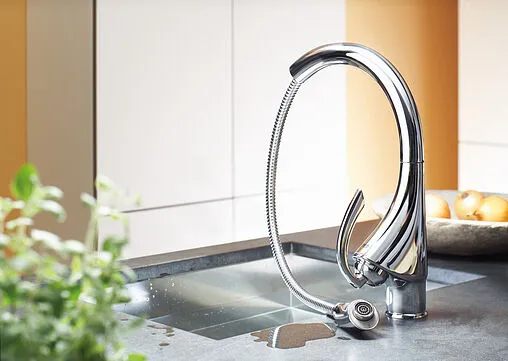 Смеситель для кухни с выдвижным изливом Grohe K4 хром 33786000 Смеситель для кухни с выдвижным изливом Grohe K4 хром 33786000