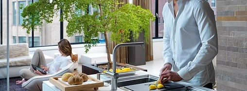 Смеситель для кухни с выдвижным изливом Franke Atlas Neo нержавеющая сталь 115.0521.438 Смеситель для кухни с выдвижным изливом Franke Atlas Neo нержавеющая сталь 115.0521.438