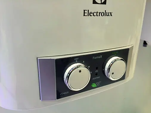 Водонагреватель накопительный электрический Electrolux EWH 30 Formax Водонагреватель накопительный электрический Electrolux EWH 30 Formax, 3