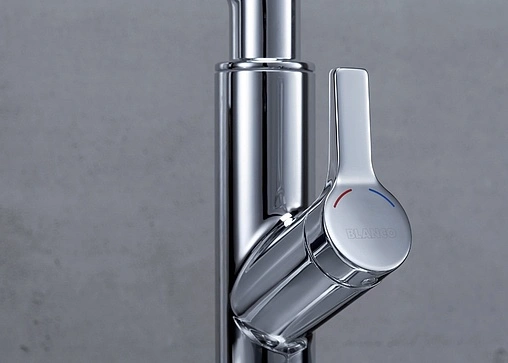 Смеситель для кухни с гибким изливом Blanco Solenta-S Senso рычаг справа хром 522406