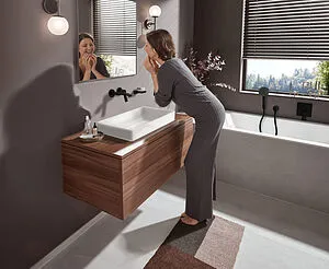 Смеситель для раковины из стены Hansgrohe Vivenis чёрный матовый 75050670, 3