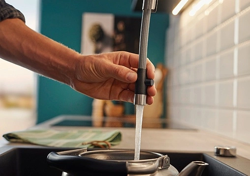 Смеситель для кухни с выдвижным изливом Blanco Jandora-S нержавеющая сталь 526614