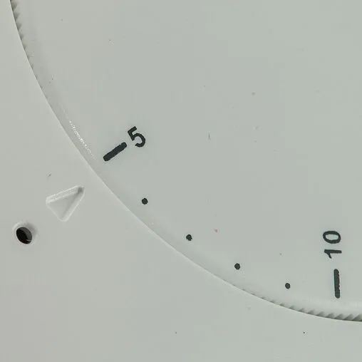 Проводной комнатный терморегулятор НО 230В WATTS WFHT-Basic белый 10021094