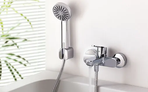 Смеситель для ванны Kludi Logo Neo хром 376810575 Смеситель для ванны Kludi Logo Neo хром 376810575