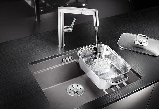 Смеситель для кухни с выдвижным изливом Blanco Panera-S нержавеющая сталь 521547