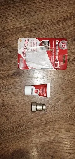 Клей-герметик анаэробный 15г красный СантехМастер Гель 61035