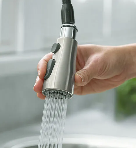 Смеситель для кухни с выдвижным изливом Jacob Delafon Simplice хром 596D-CP Смеситель для кухни с выдвижным изливом Jacob Delafon Simplice хром 596D-CP