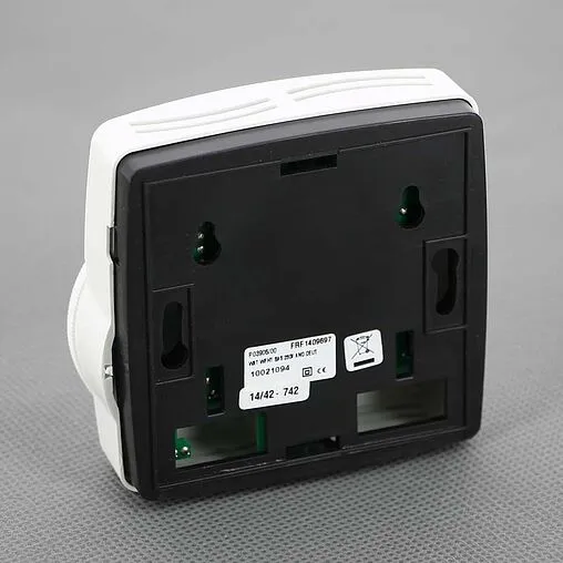 Проводной комнатный терморегулятор НО 230В WATTS WFHT-Basic белый 10021094