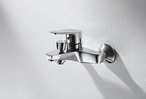 Смеситель для ванны Bravat Line хром F65299C-1 Смеситель для ванны Bravat Line хром F65299C-1