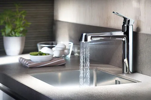 Смеситель для кухни с выдвижным изливом Grohe Eurodisc Cosmopolitan хром 32257002 Смеситель для кухни с выдвижным изливом Grohe Eurodisc Cosmopolitan хром 32257002