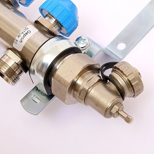 Группа коллекторная с расходомерами 4 отвода 1&quot;н/н x ¾&quot;ек Uni-fitt 455W4304