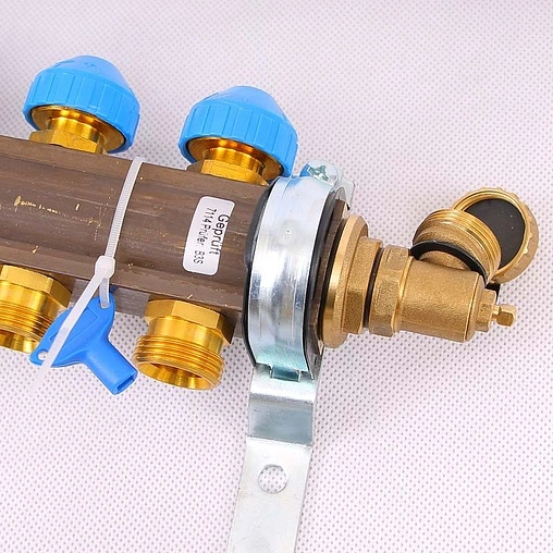 Группа коллекторная без расходомеров 7 отводов 1&quot;в/в x ¾&quot;ек Watts HKV 10004182