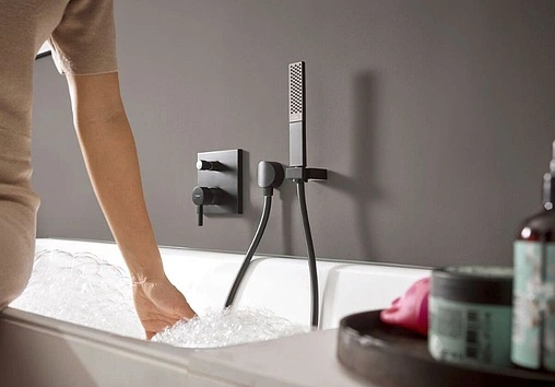 Лейка ручного душа Hansgrohe Rainfinity 100 1jet EcoSmart чёрный матовый 26867670