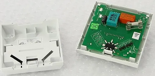 Проводной комнатный терморегулятор НЗ 230В Uni-fitt белый 341M1000