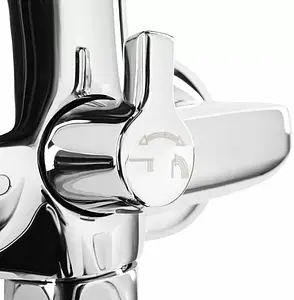 Смеситель для ванны с длинным изливом Milardo Niagara хром NIASBLCM10 Смеситель для ванны с длинным изливом Milardo Niagara хром NIASBLCM10, 4