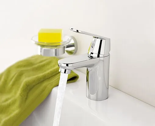 Смеситель для раковины Grohe Eurosmart Cosmopolitan хром 32825000 Смеситель для раковины Grohe Eurosmart Cosmopolitan хром 32825000