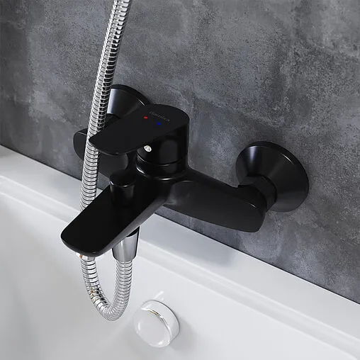 Смеситель для ванны Damixa Jupiter чёрный матовый 771000301 Смеситель для ванны Damixa Jupiter чёрный матовый 771000301