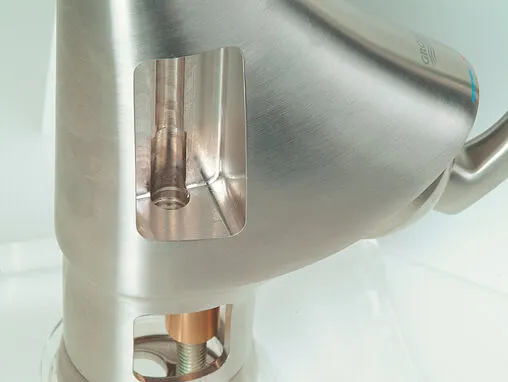 Смеситель для кухни с выдвижным изливом Grohe K4 хром 33782000 Смеситель для кухни с выдвижным изливом Grohe K4 хром 33782000