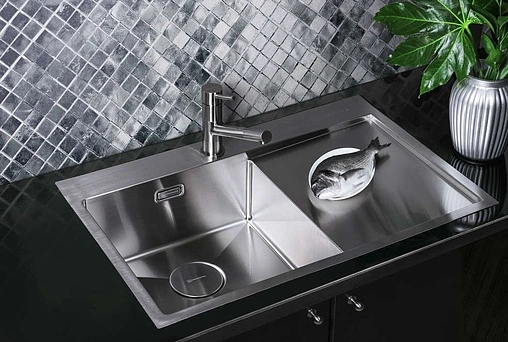 Смеситель для кухни Omoikiri Aogashima-BN нержавеющая сталь 4994246