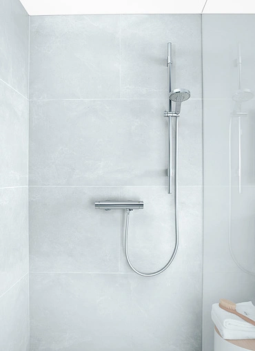 Душевая стойка с термостатом Grohe Grohtherm 2000 New хром 34281001 Душевая стойка с термостатом Grohe Grohtherm 2000 New хром 34281001
