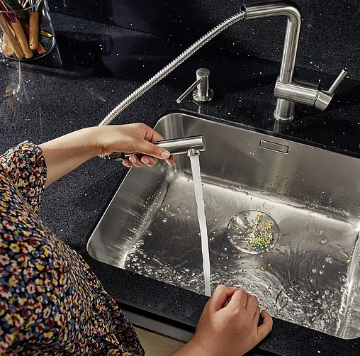 Смеситель для кухни с выдвижным изливом Blanco Linus-S satin gold 526684