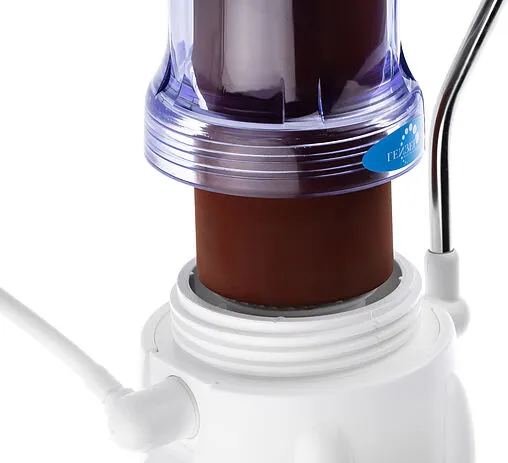 Водоочиститель стационарный настольный для мягкой воды Гейзер-1 У Евро 63015 прозрачный Водоочиститель стационарный настольный для мягкой воды Гейзер-1 У Евро 63015 прозрачный