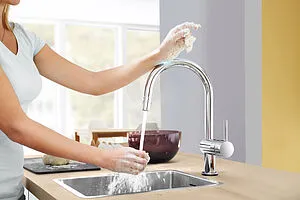 Смеситель для кухни с выдвижным изливом Grohe Minta хром 32321000 Смеситель для кухни с выдвижным изливом Grohe Minta хром 32321000, 3