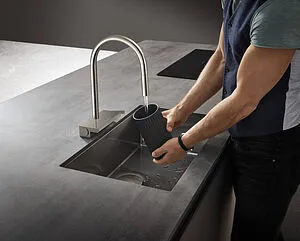 Смеситель для кухни с выдвижным изливом Hansgrohe Aquno Select M81 170 3jet sBox под сталь 73831800 Смеситель для кухни с выдвижным изливом Hansgrohe Aquno Select M81 170 3jet sBox под сталь 73831800, 5