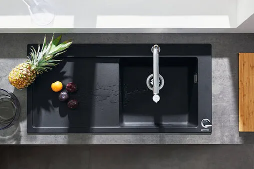 Смеситель для кухни с выдвижным изливом Hansgrohe Metris Select M71 200 1jet sBox хром 73804000