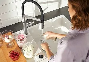 Смеситель для кухни с гибким изливом Blanco Sonea-S Flexo нержавеющая сталь/чёрный 526616, 4