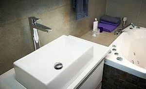 Смеситель для раковины с гигиеническим душем Oras Cubista хром 2802 Смеситель для раковины с гигиеническим душем Oras Cubista хром 2802, 4