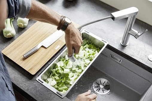 Смеситель для кухни с выдвижным изливом Blanco Panera-S нержавеющая сталь 521547