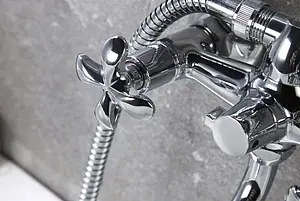 Смеситель для ванны с длинным изливом Lemark Flora хром LM0151C Смеситель для ванны с длинным изливом Lemark Flora хром LM0151C, 3