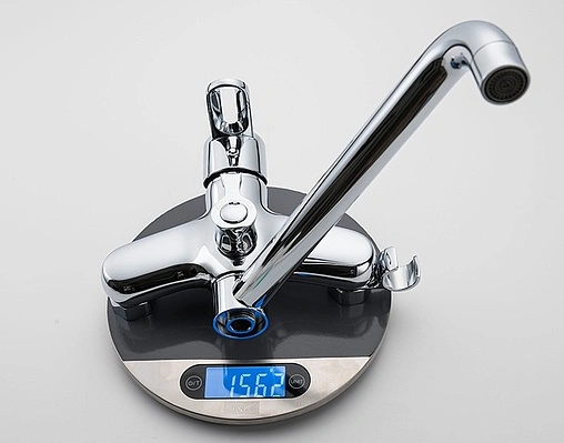 Смеситель для ванны с длинным изливом D&K Rhein Marx хром DA1393301 Смеситель для ванны с длинным изливом D&K Rhein Marx хром DA1393301