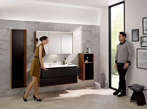 Шкаф-пенал подвесной VitrA Metropole 40 L черное акриловое стекло/сливовое дерево 58204 Шкаф-пенал подвесной VitrA Metropole 40 L черное акриловое стекло/сливовое дерево 58204