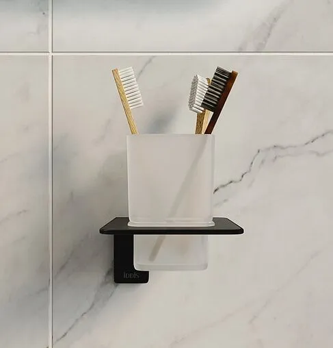 Стакан IDDIS Slide чёрный матовый SLIBSG1i45